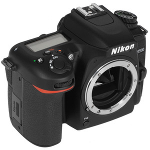 Зеркальный фотоаппарат Nikon D7500 Body черный